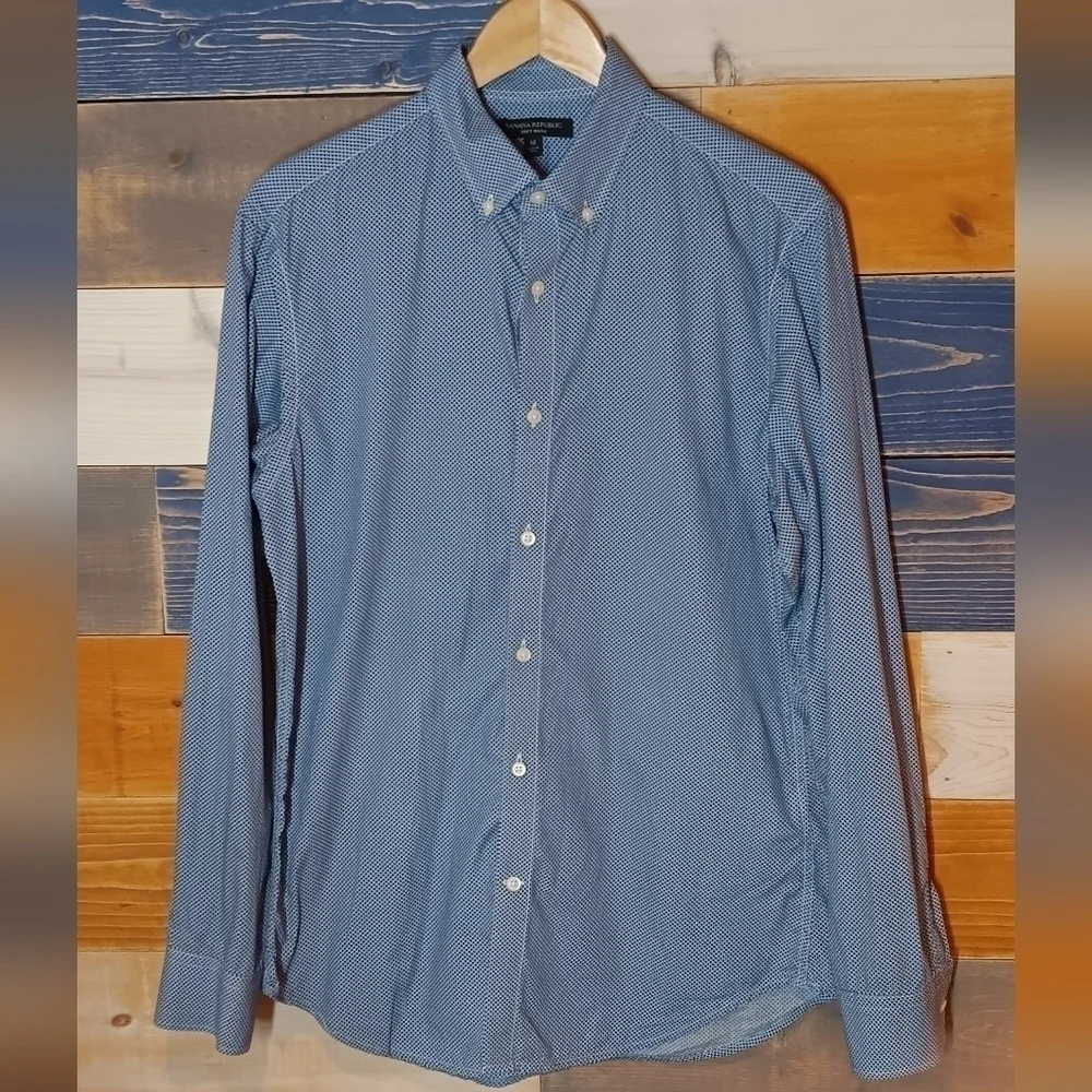 Banana Republic Soft Wash M dress shirt blue white